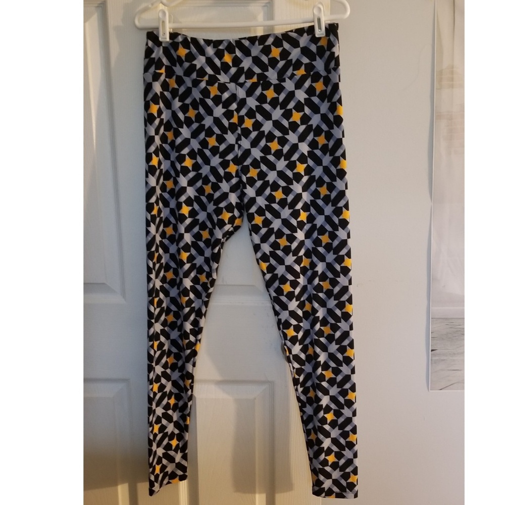 LuLaRoe Tall & Curvy Leggings